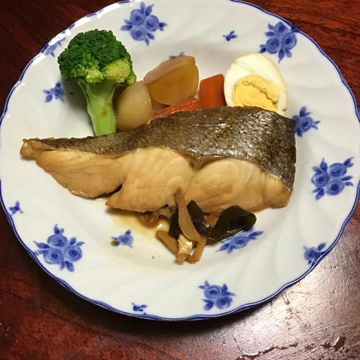 ギンダラと蕪などの煮つけ。